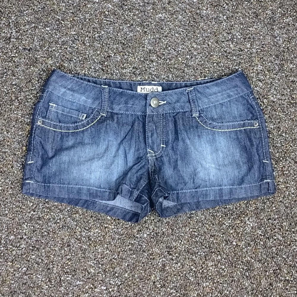 NWOT Mudd shorts  Size 7